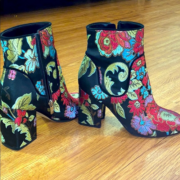 Marc Fisher Ankle Boots - Picture 1 of 2